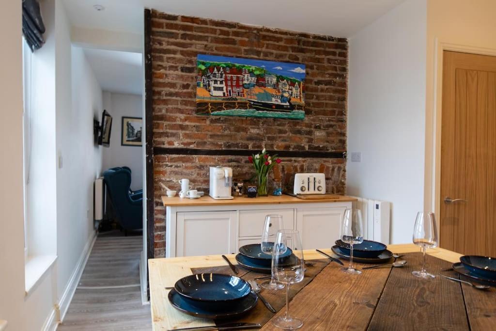 Herring Girl House - Harbourside Property, Sleeps 8 Scarborough Luaran gambar