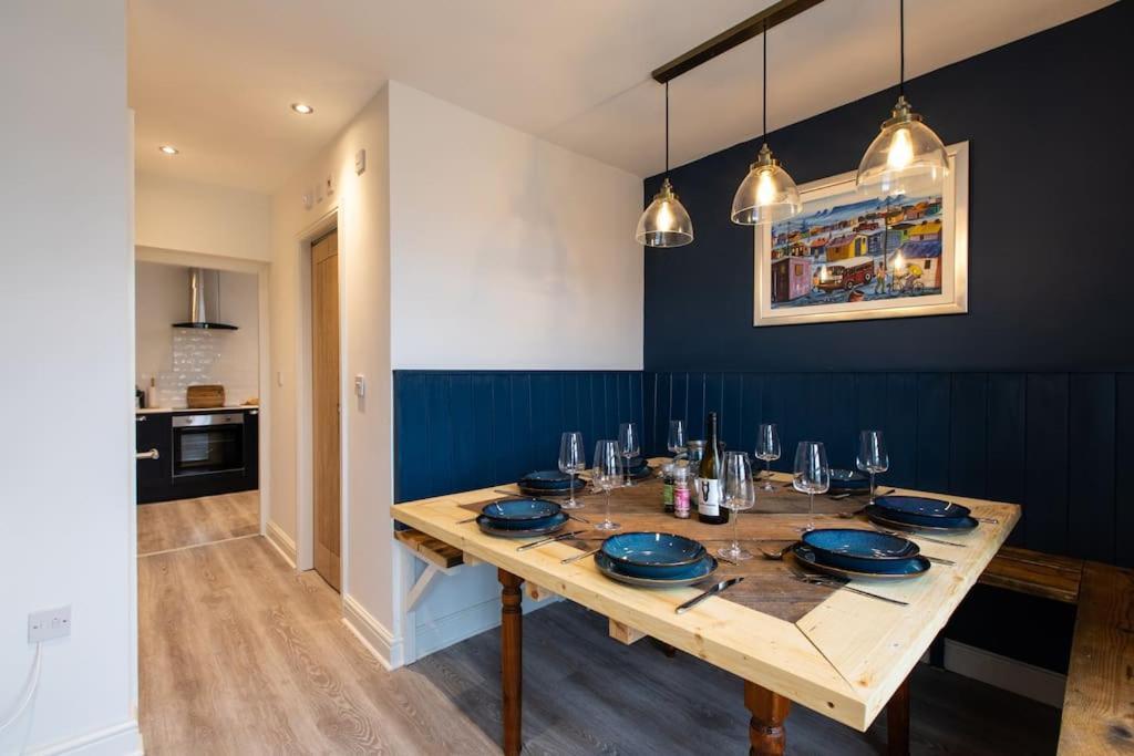 Herring Girl House - Harbourside Property, Sleeps 8 Scarborough Luaran gambar