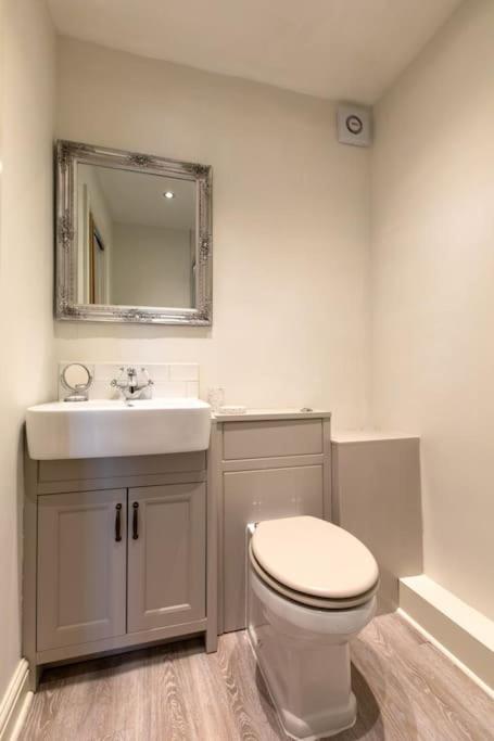 Herring Girl House - Harbourside Property, Sleeps 8 Scarborough Luaran gambar